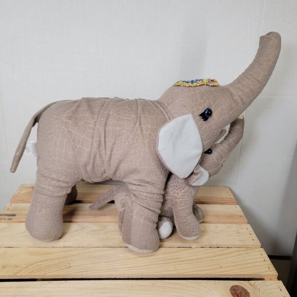 Ringling Brothers Plush Mother and Baby Elephant - Picture 5 of 10